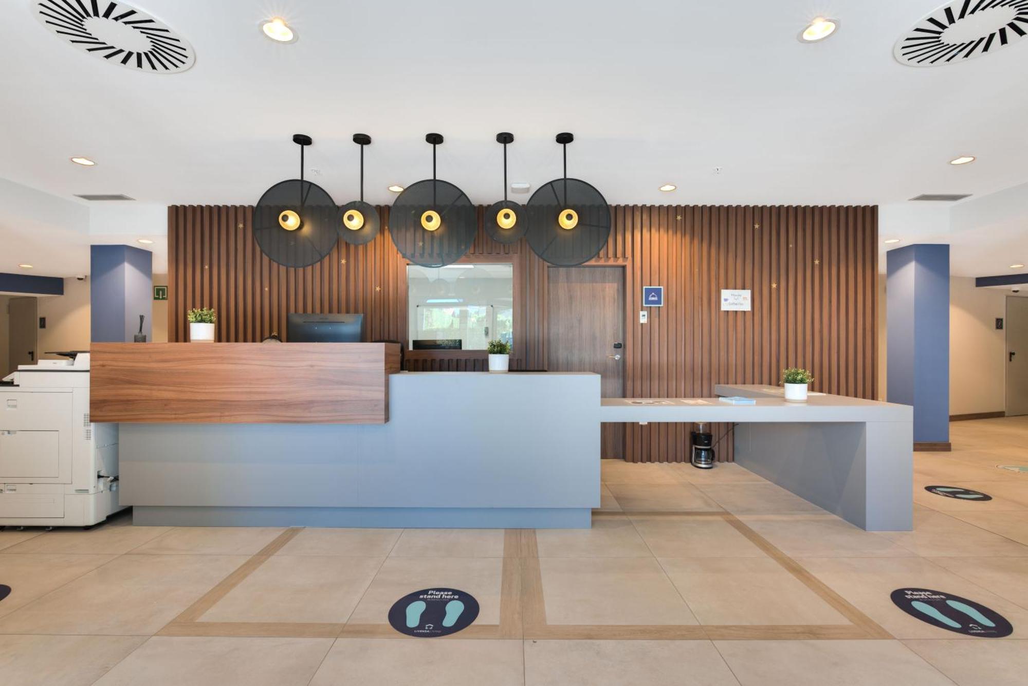 Livensa Living Pamplona Albergue Juvenil Eksteriør bilde