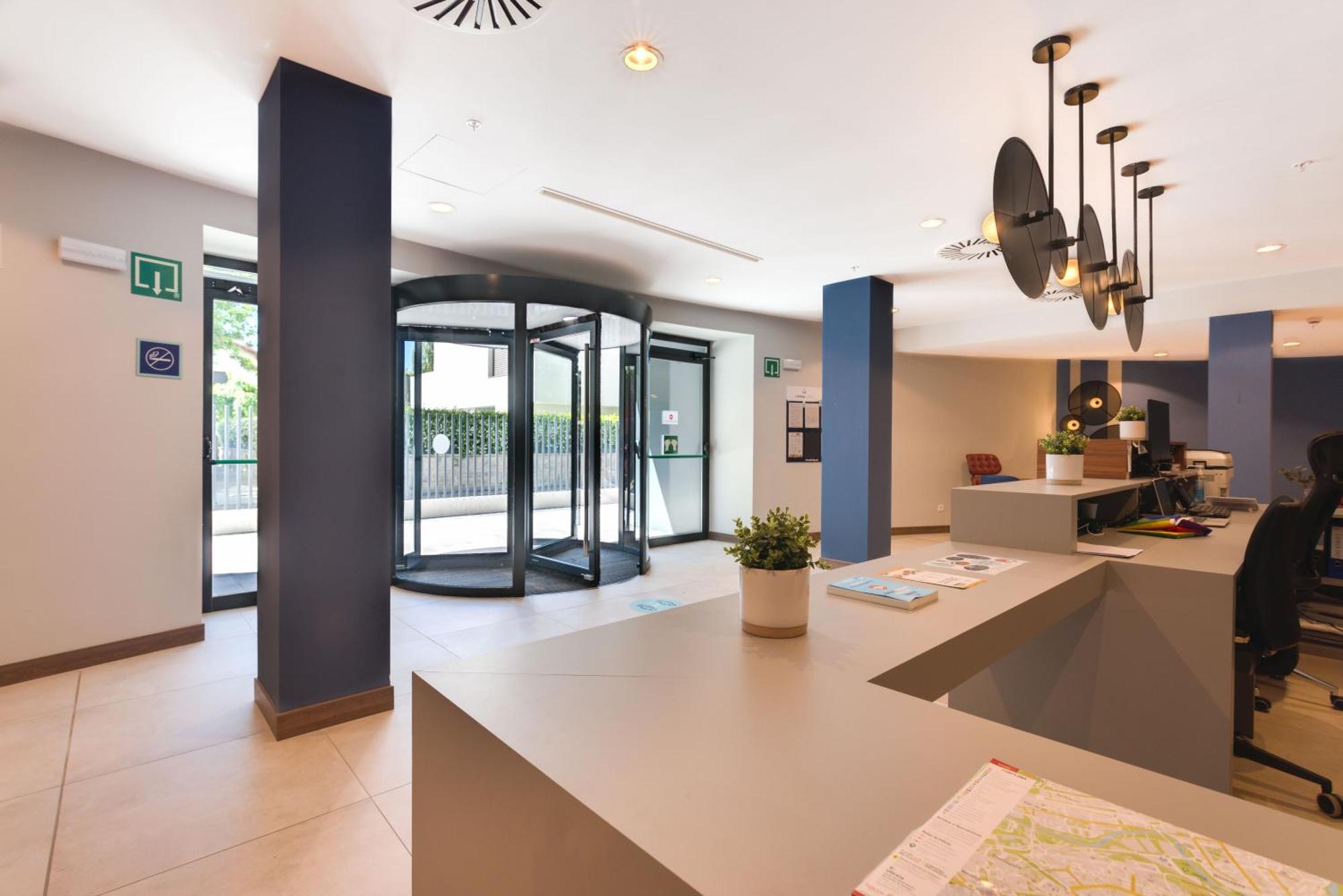 Livensa Living Pamplona Albergue Juvenil Eksteriør bilde